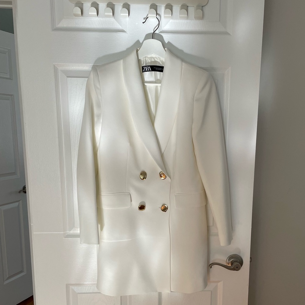 Zara Double Breasted Long White Blazer with Gold Buttons Size M NWOT